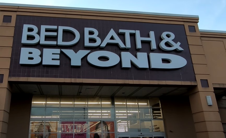 Bed Bath & Beyond CFO dead after falling from NYC building amid company